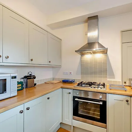 Holiday home 3 Bed In Sz542 *